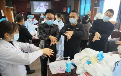 仁寿县第二人民医院开展防护服穿脱和核酸采集技能培训